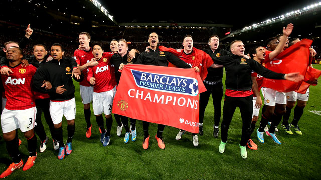 Manchester United players celebrate title win