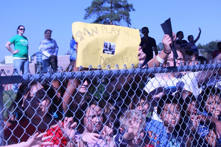 Students of Overland Park Elementary, support the vikings during the trying week of a loss of our own.