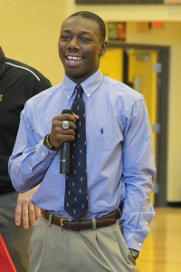 Juanyae Stallings signed to play football at Fort Scott.