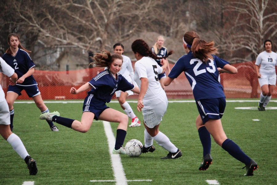 Naomi Oliva steals ball from BVN.