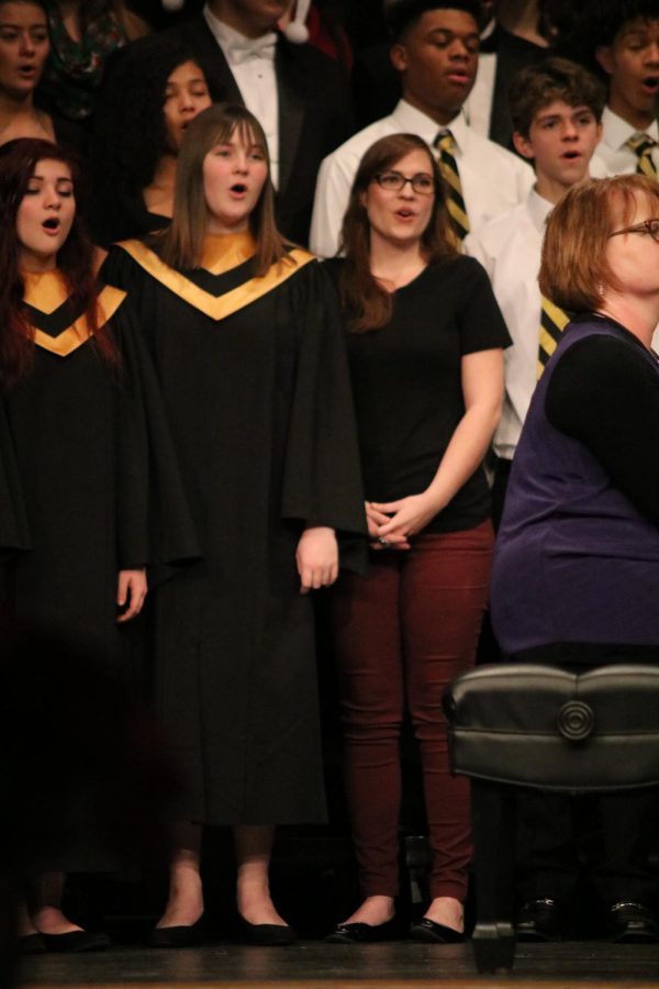 Freshman Karah Braxdale and her sister Alumni Kristen Kinser sing Christmas Time is Here 