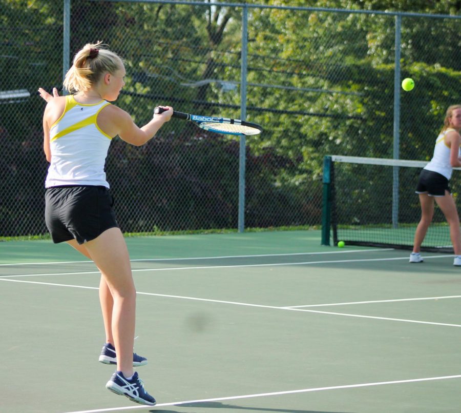 Nora Weiss hist the ball.